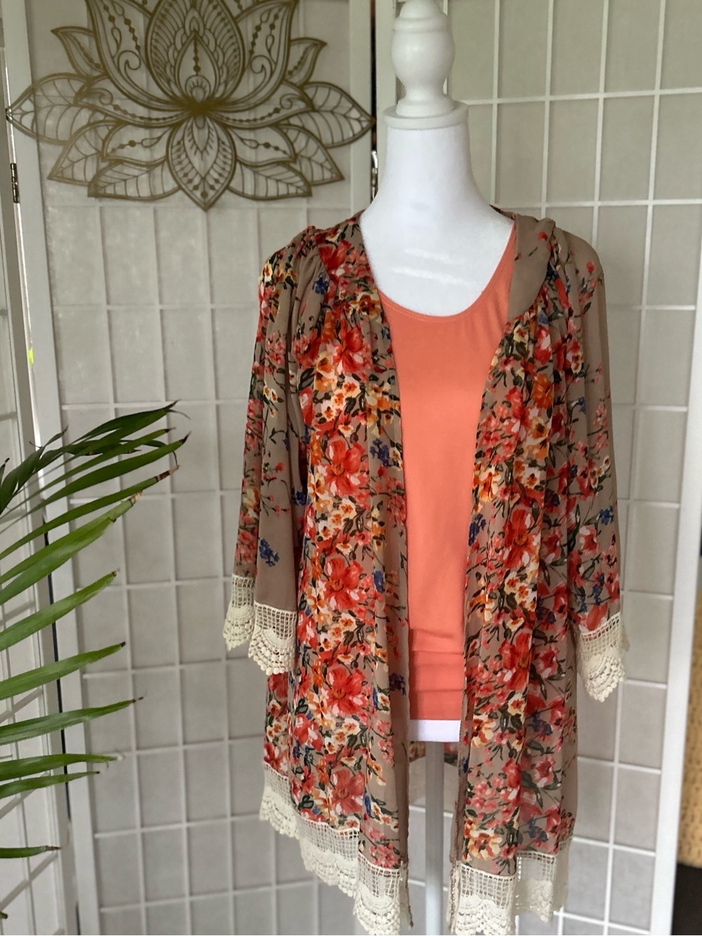 🌸✨ CATO  Boho Bundle | Orange  Tank + Floral Lace Kimono | Sizes XL & M ✨🌸